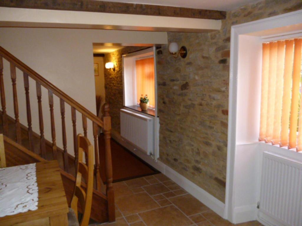 Quiet Woman House Bed & Breakfast Halstock Bagian luar foto